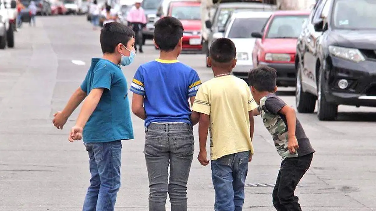 niños jugando en la calle